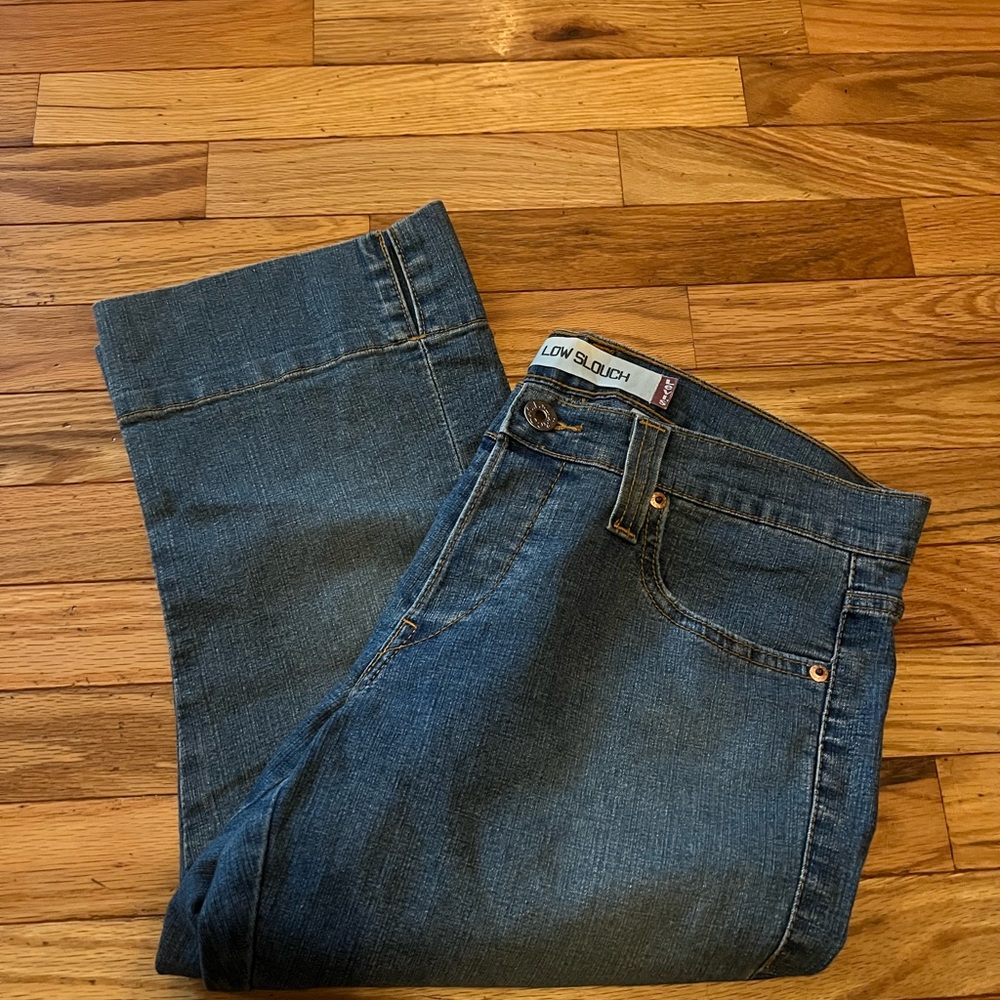 Women’s Levi Capri size 9
